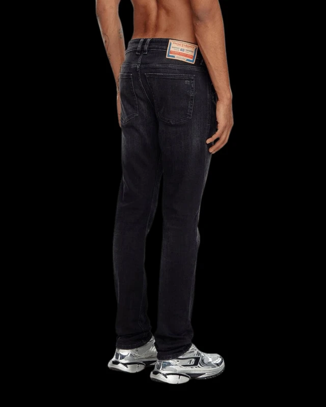 ג׳ינס דיזל לגבר DIESEL 1979- Sleenker גזרת skinny