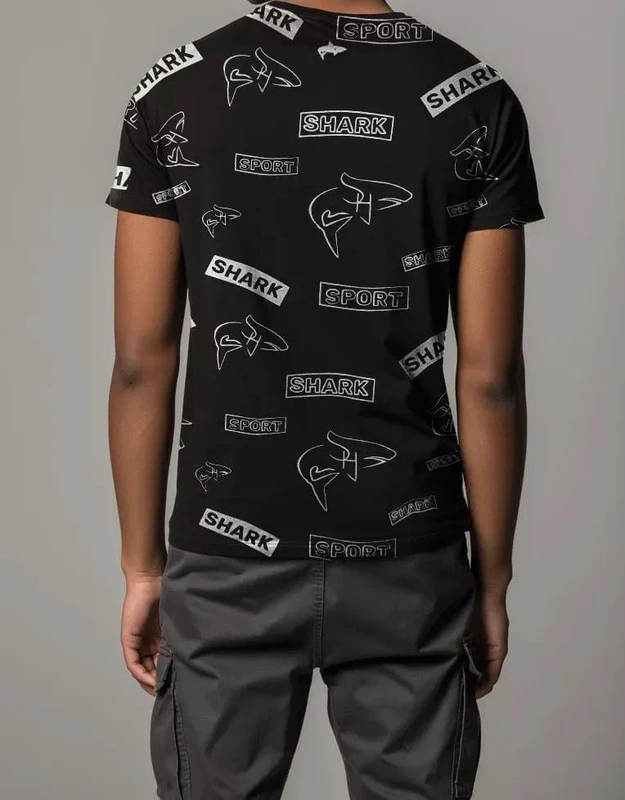 חולצת טי שירט שרוול קצר של shark sport בצבע שחור
