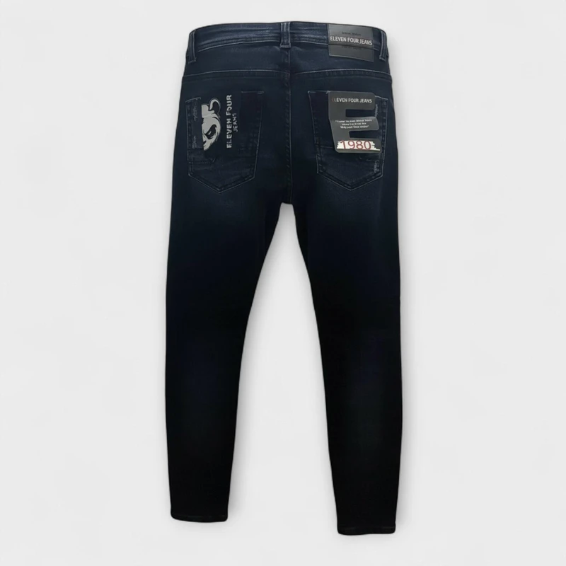 ג';ינס Eleven Four