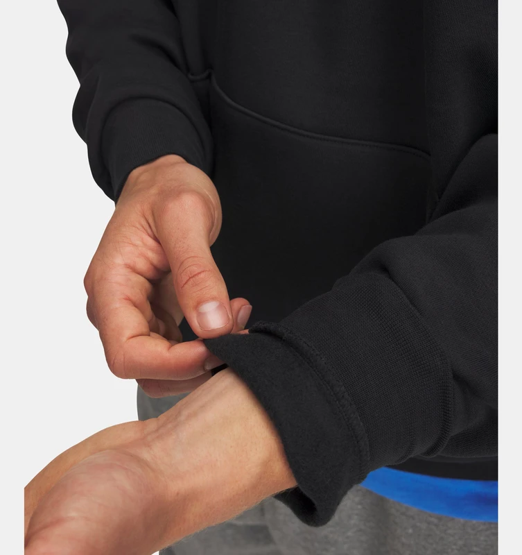 קפוצ';ון שחור עם סמל אנדר ארמור Under Armour