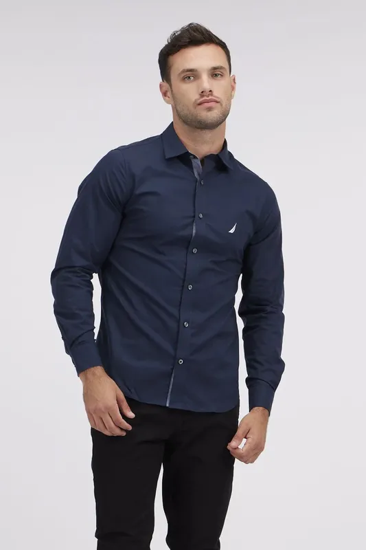 חולצה מכופתרת עם שרוולים ארוכים ולוגו נאוטיקה (Nautica) לגברים