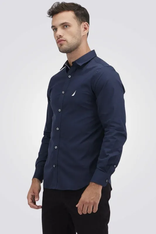 חולצה מכופתרת עם שרוולים ארוכים ולוגו נאוטיקה (Nautica) לגברים