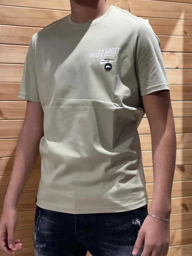 חולצת טי שירט שרוול קצר של shark sport בצבע בז'