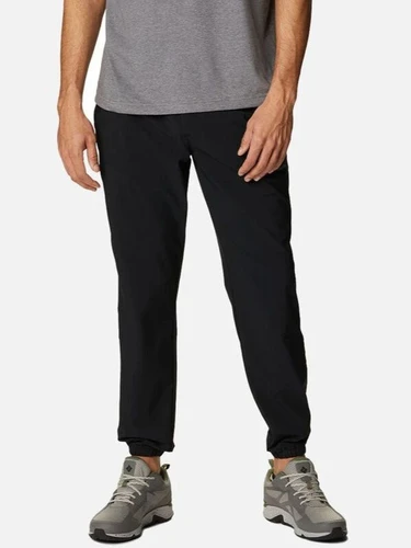 מכנסי אימון וטיולים לגברים