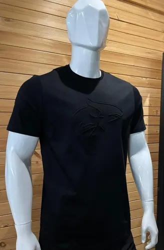 חולצת טי שירט שרוול קצר של shark sport בצבע שחור