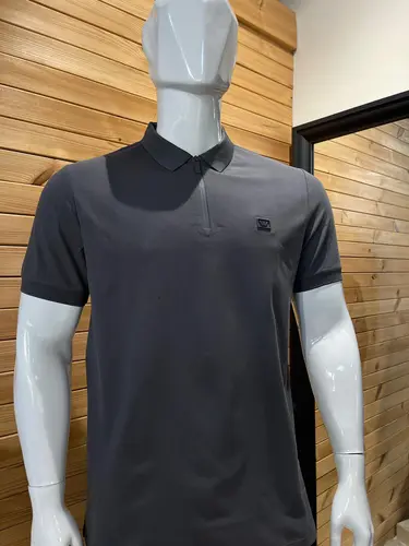 חולצת טישרט שרוול קצר עם צווארון של W jeans