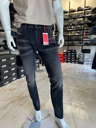 ג'ינס דיזל לגברים DIESEL גזרת D-STRUKT